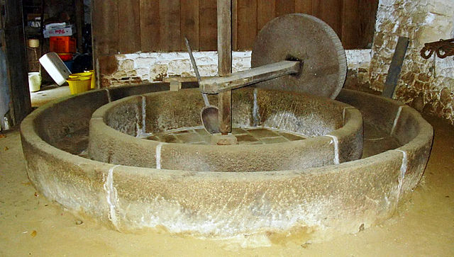 File:Tou d'preinseu, Morel Farm, Jèrri.jpg