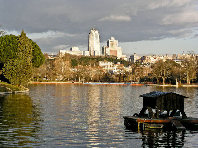File:Casa de Campo Lago y vista.jpg