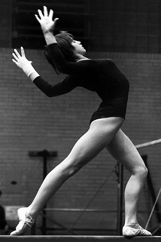File:Nadia Comaneci 1977.jpg